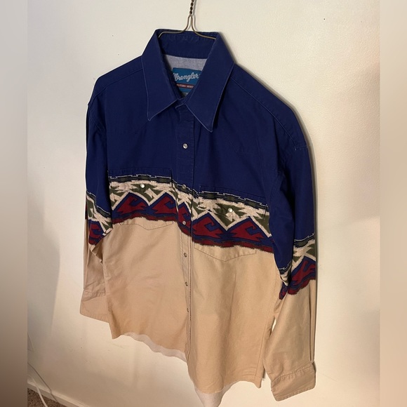 WRANGLER WESTERN SHIRT size medium. Blue, tan, red, and hunter green. - Picture 3 of 9